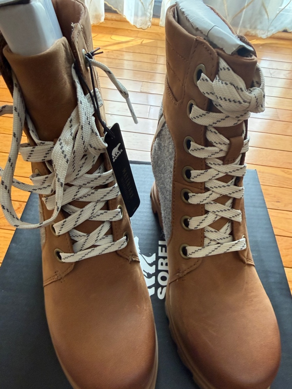 Sorel Women's Tan and Gray Lace-Up Hiking Boot